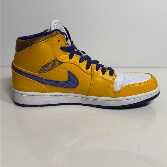 NIKE Air Jordan 1 Mid - US Mens 10 - Picture 6 of 11